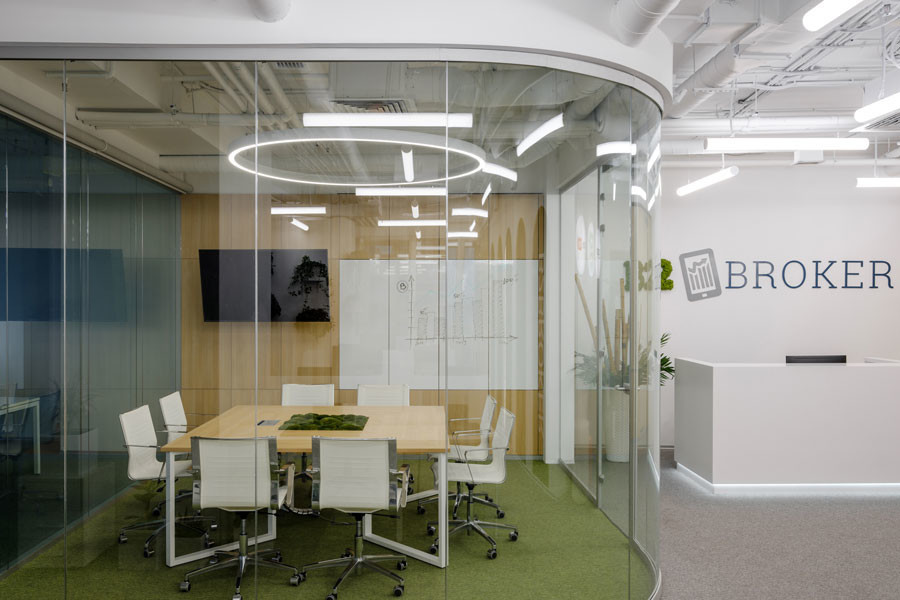 Ультрасовременный офис в эко-стиле от NAYADA для B2Broker – фото №2