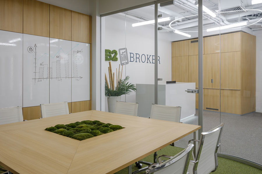 Ультрасовременный офис в эко-стиле от NAYADA для B2Broker – фото №6