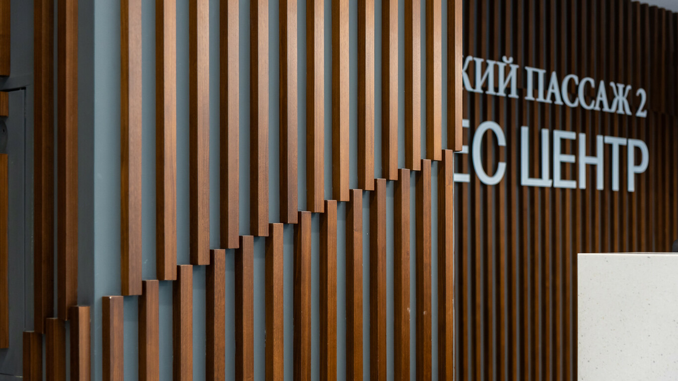 Nayada-мебель установила ресепшн и стойки кафе в Смоленском пассаже – фото №10