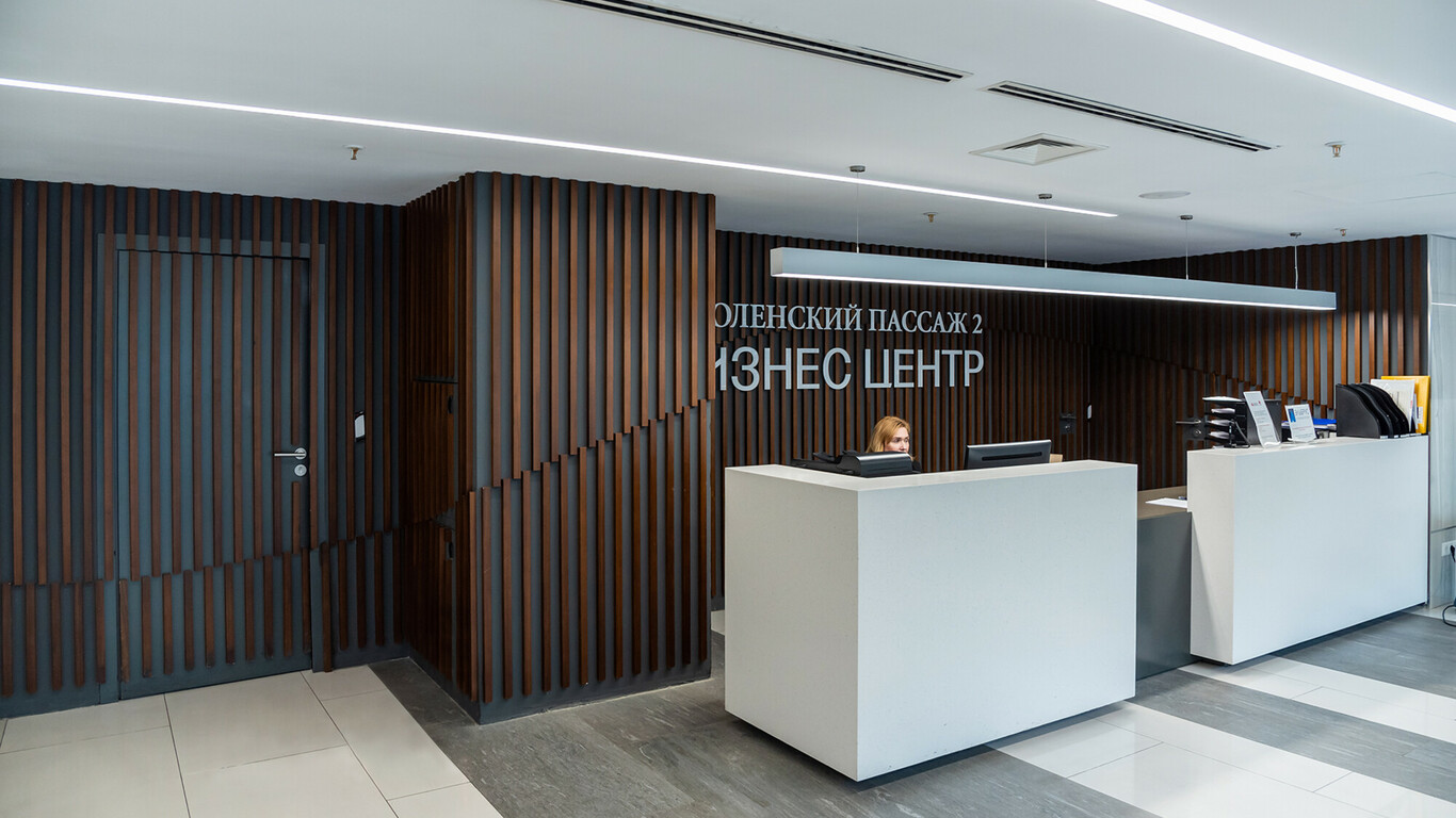 Nayada-мебель установила ресепшн и стойки кафе в Смоленском пассаже – фото №11