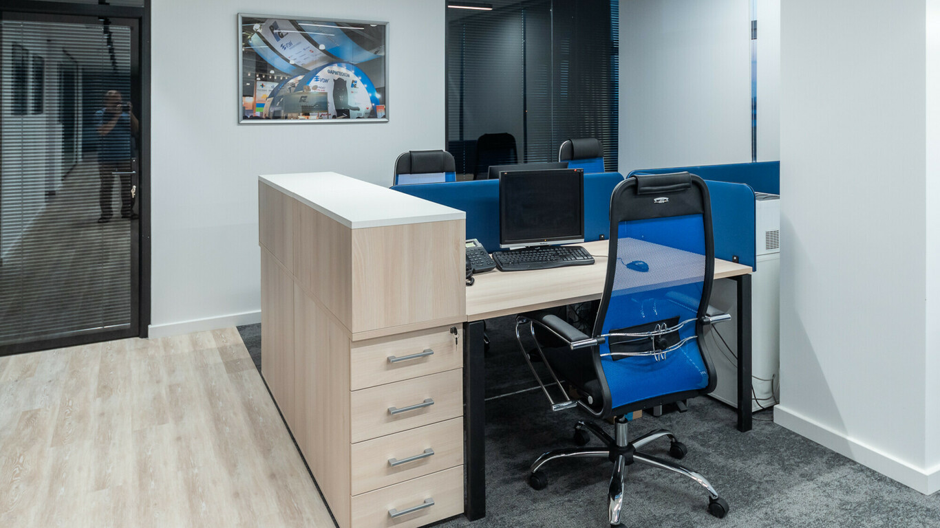 Nayada поставила офисную мебель в Фармгеоком – фото №2