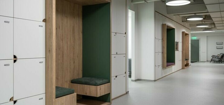 Nayada установила проектную мебель для Б. Браун