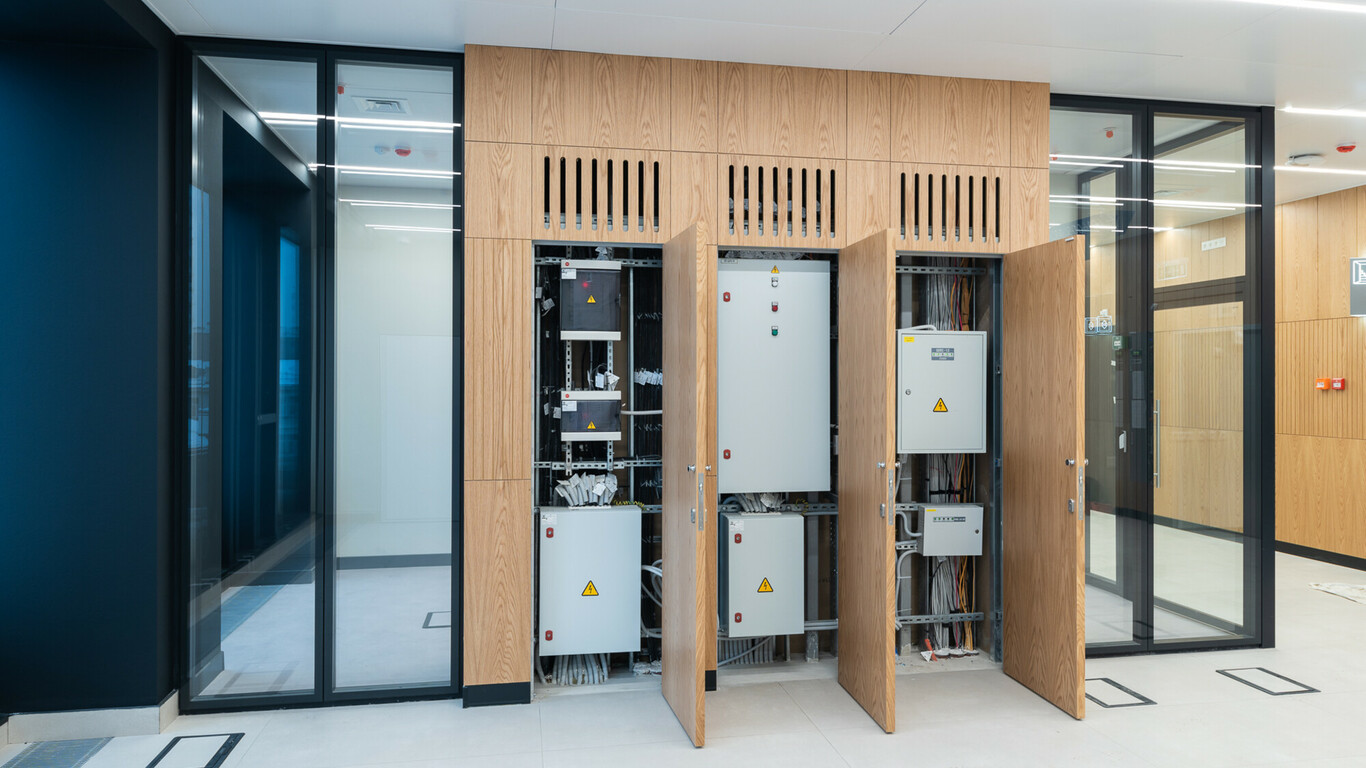 Nayada поставила встроенные шкафы в МГТУ им. Баумана – фото №1